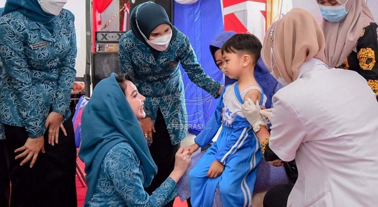 Arumi Bachsin Ajak Ibu-ibu di Sampang Ikut Sukseskan BIAN